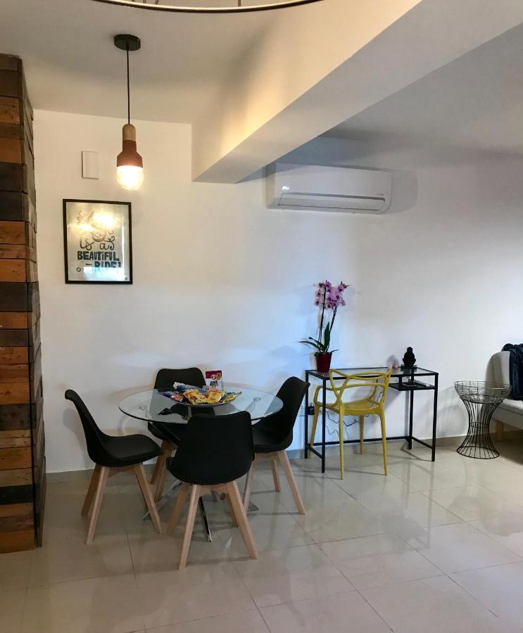 Fat Cow Apartment 101 Larnaca Exteriér fotografie